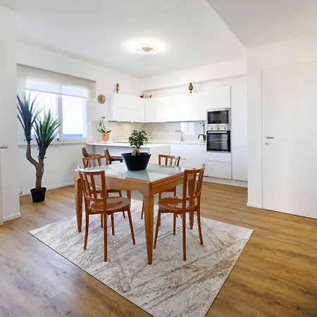 Apartment Petraianca *